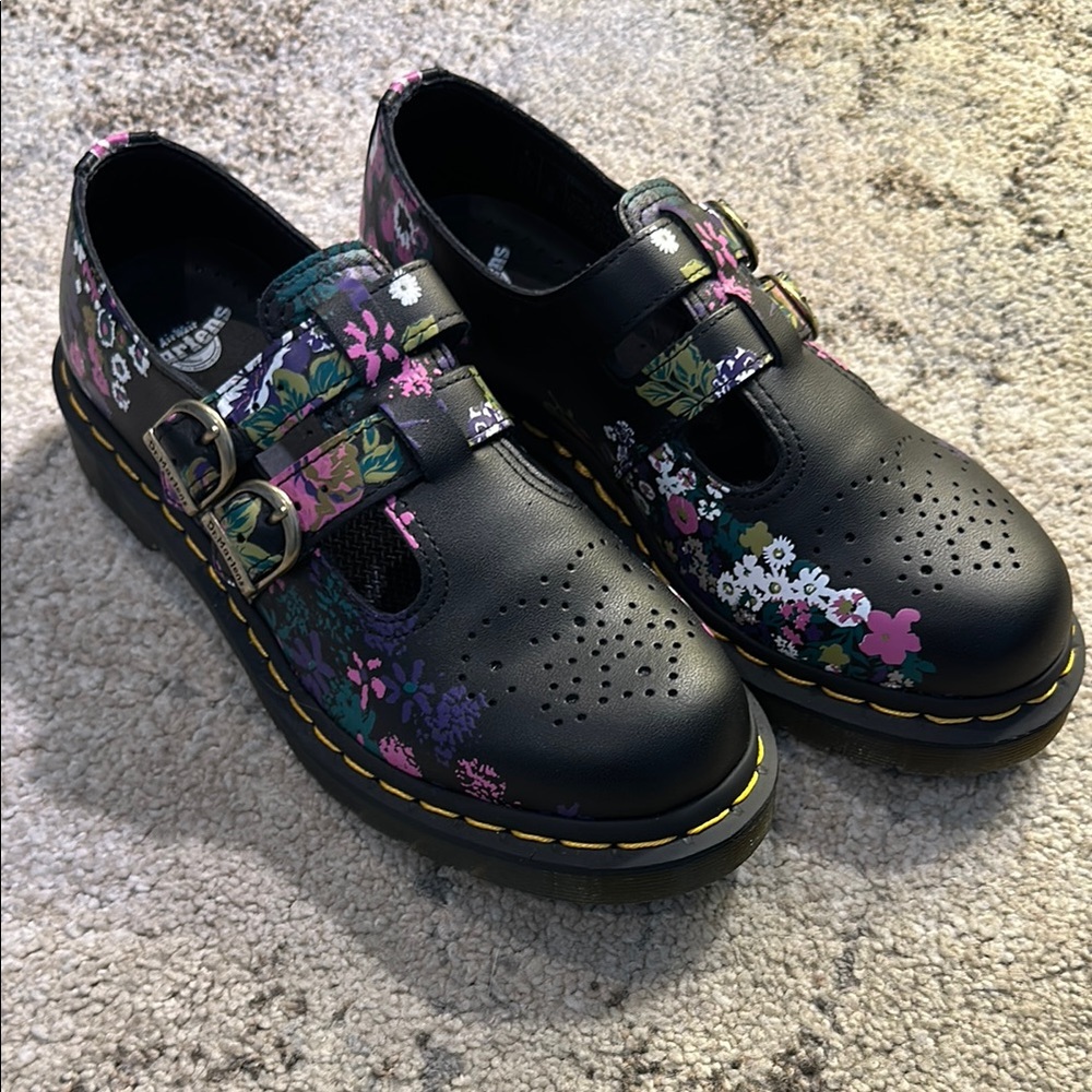 Dr. Martens Florals NWOB